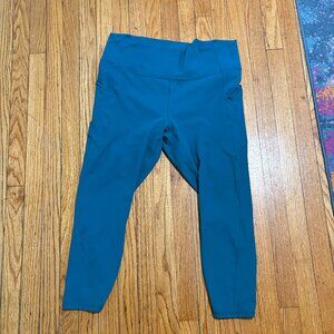 Fabletics 7/8 length leggings with pockets